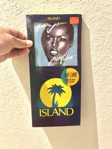 GRACE JONES - PORTFOLIO - ISLAND - CD NEW SEALED Longbox Factory Sealed MINT - Foto 1 di 6