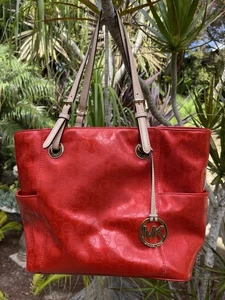 MICHAEL KORS~JET SET,EAST~WEST,SIGNATURE~TOTE,MONO LACK SHINY LEATHER~MANDARIN - Bild 1 von 15