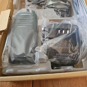 Kenwood UHF Two Way Radio - Black (NX-P1300NUK) Brand New - Picture 1 of 8