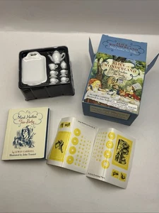 Mad Hatter Tea Party Miniatur Teeservice Selbstdekoration Set Alice im Wunderland - Bild 1 von 5