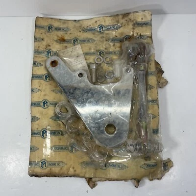 *INCOMPLETE* Performance Machine 1272-0051 Classic Rear Brake Caliper Kit Chrome - Image 1 of 4