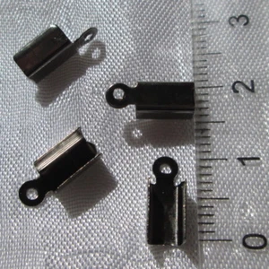 LOT DE 50 EMBOUTS 12x5MM LACET FIL CACHE NOEUD FIL PINCE GUNMETAL GRIS-NOIR *U22 - Picture 1 of 2