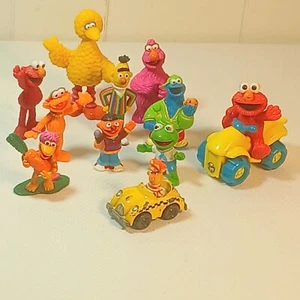 VINTAGE SESAME STREET FIGURES LOT OF 10 FROM 4" TO 2"  - Picture 1 of 8