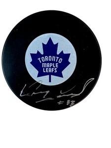 DOUG FAVELL Toronto Maple Leafs Autographed InGlas Official NHL Hockey Puck COA - Bild 1 von 6