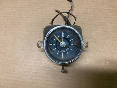 1949-1950 FORD CLOCK Original Center Dash Gauge Piece 6 volt Custom Coupe LOOK - Imagem 1 de 4