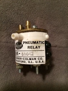Barber Coleman AK-51642 Pneumatic Relay Selecting Lower of 2 Pressures - Picture 1 of 4