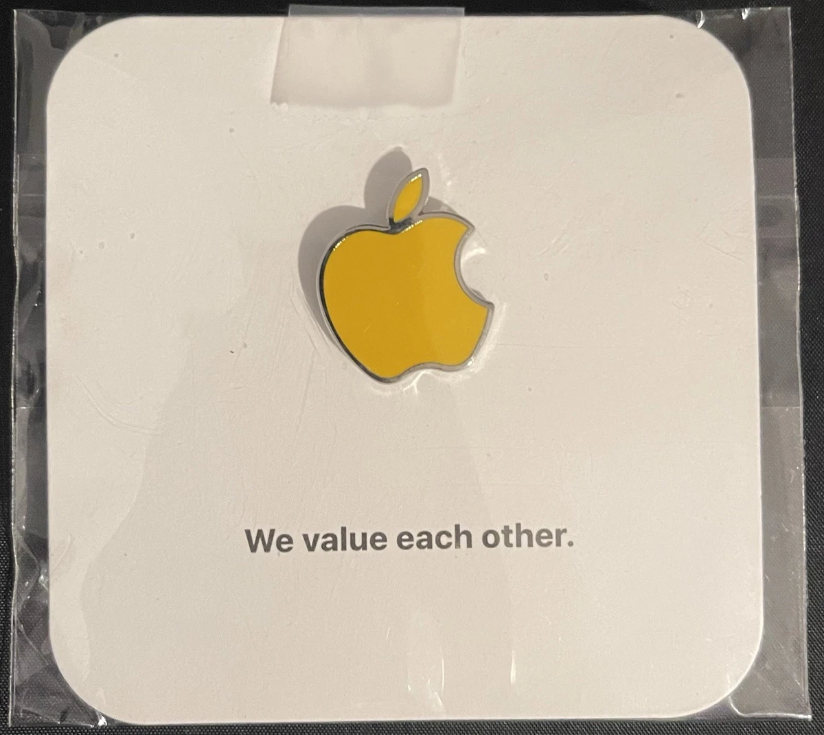 Apple ピンバッジ　professional2013 Apple ピンバッジ professional2013 【公式通販】