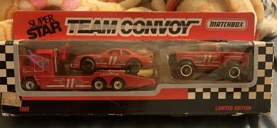 #11 Bill Elliot Matchbox Convoy Truck Flatbed Racecar Thunderbird, 1992, Vintage - Image 1 of 4