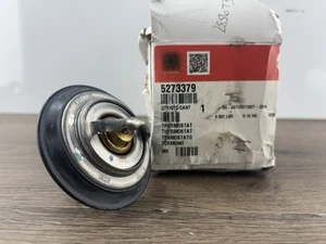 Genuine Cummins Thermostat 5273379 180F ISC ISL New S5 - Afbeelding 1 van 2