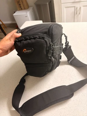 Сумка для фотоаппарата Lowepro Toploader 65 AW - всепогодный чехол для цифрового однообъективного зеркального фотоаппарата - Изображение 1 из 2