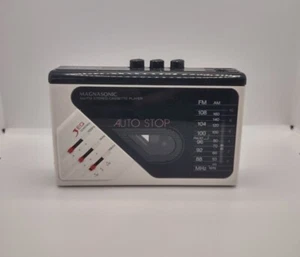 Magnasonic JR46 JR-36 FM/AM Stereo Cassette Walkman - Picture 1 of 4