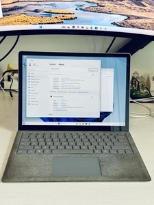 Microsoft Surface Laptop 2 i7-7600U @ 2.5 GHz 25GB 08GB 1769 - Picture 1 of 3