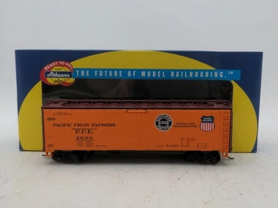 Athearn 7128 HO Scale Pacific Fruit Express 40' Steel Reefer #2600 EX/Box - Image 1 of 4