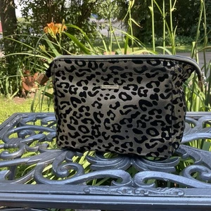Juicy Couture metallic Gold Leopard Pattern Cosmetic/Makeup Bag NEX2NEW - Picture 1 of 13