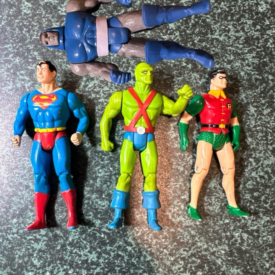 Boneco de ação vintage 1984 Kenner DC Super Powers Superman sem capa  - Imagem 1 de 4