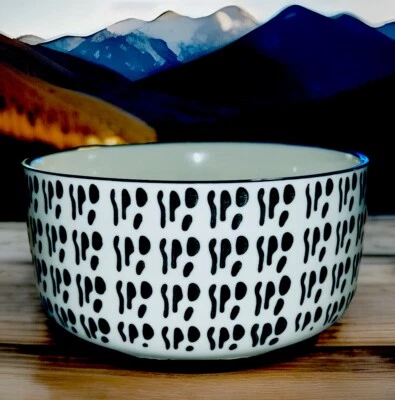 Classic Signatures Housewares Inc. Black & White 6” Geometric Cereal Soup Bowl - Image 1 of 4