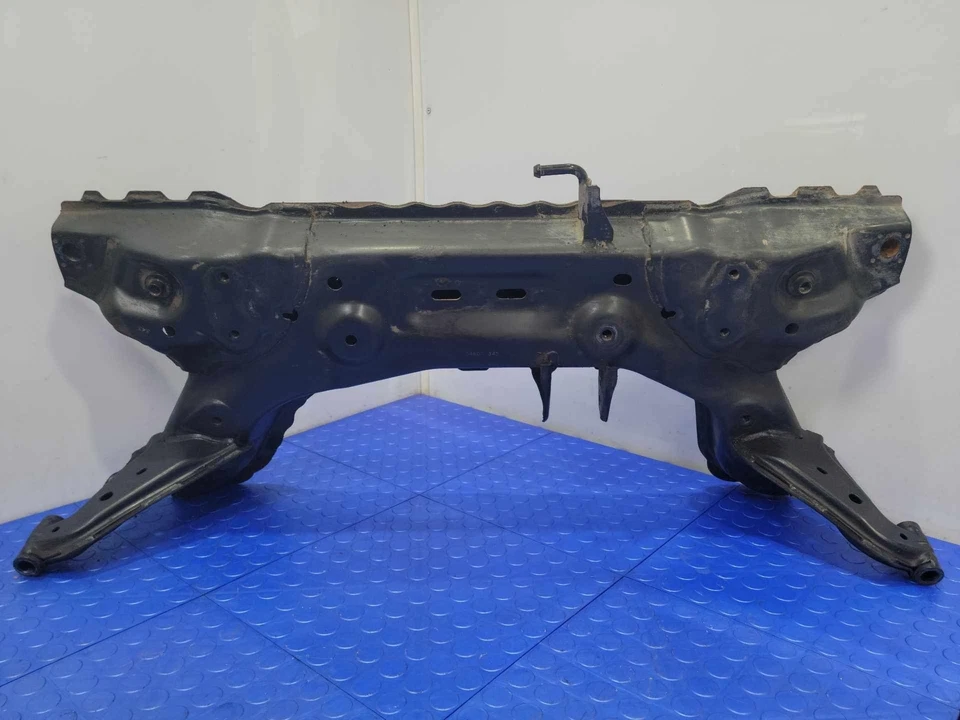 Оригинальный передний поперечный подрамник для Ford Fiesta 2011-2019 годов выпуска AE8Z5019A - Изображение 1 из 4