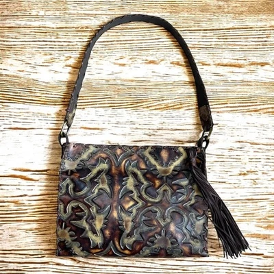 Женская коричневая кожаная наплечная сумка Cripple Creek с бахромой сделано в США - Изображение 1 из 4