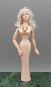 Vintage OOAK Porcelain Victorian Woman Doll w Necklace Dollhouse Miniature 1:12 - Imagen 1 de 15