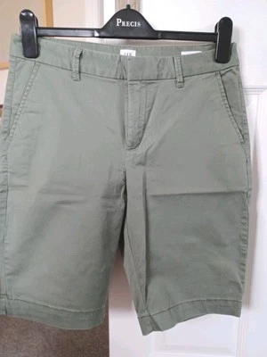 GAP Khaki Shorts - Size 4 (UK 8) Very Good Condition - Image 1 of 4