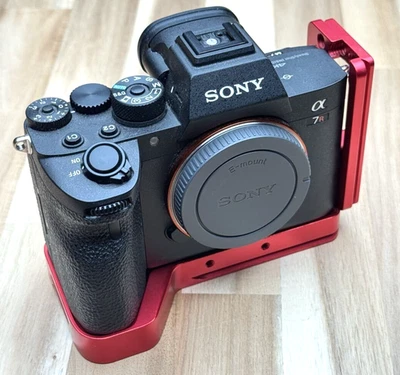 SONY α7R IV ILCE-7RM4A【From Japan】【1dayshipping】69011 shutter count - Image 1 of 4