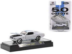 1968 Ford Mustang Pearl White with Blue Stripes 5.0 Coyote 1/64 m² 31500-HS27 - Bild 1 von 1