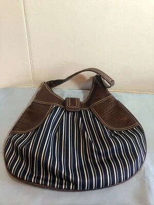 Cartera de hombro Liz Claiborne azul satinado a rayas #F62 Foto 1 de 4