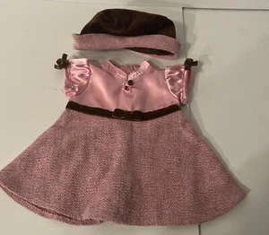 American Girl Pretty Bitty Baby & Pink Kleid mit Mütze *BITTY BABY* - Bild 1 von 8