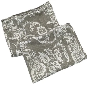 Juego de 2 fundas de almohada estándar Pottery Barn Alessandra Scroll marrón topo marfil - Imagen 1 de 11