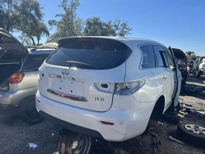 Alerón trasero Infiniti JX35 2013-2020 con escotilla - solo alerón Foto 1 de 4