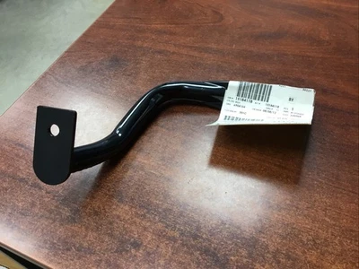 NEW GM 15184118 2003 2005 2006 2007 Sierra Silverado Front Bumper Bracket NOS - Image 1 of 4