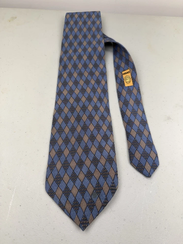 Gravata vintage Gianni Versace 100% seda azul cinza diamantes geométricos Itália - Imagem 1 de 4