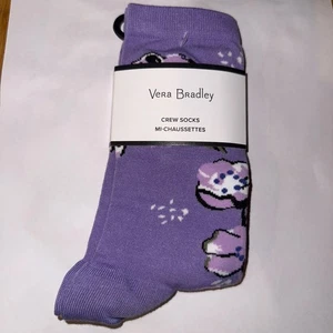 Vera Bradley WILD ROSES LAVENDER Crew Socks Purple (New & Sealed) Women's 5-10 - Picture 1 of 4