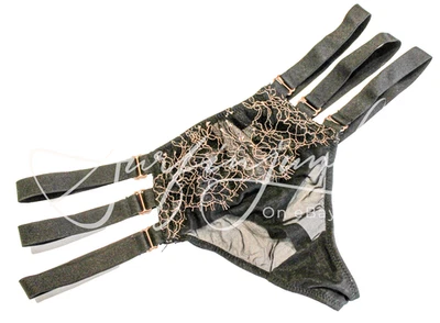 Calcinha Victoria's Secret Vintage Alças Pretas Cordas Douradas Tanga Pequena Ne - Imagem 1 de 4