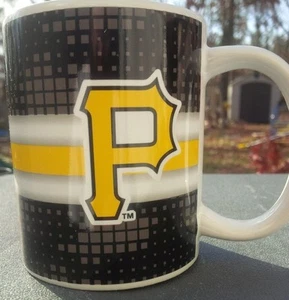 MLB PITTSBURGH PIRATES 11 OZ WHITE CERAMIC BIG SMALL LOGO MUG - Picture 1 of 2