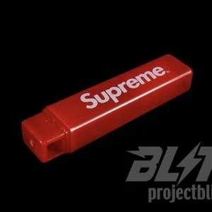 FW17 Supreme Travel Toothbrush Red 2017 - Picture 1 of 3