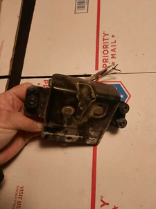2006 Chevy HHR HATCH LATCH ASSEMBLY - Picture 1 of 2