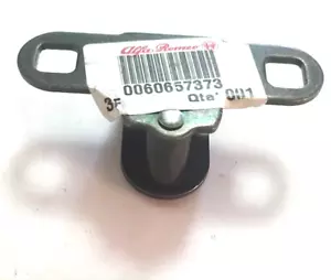 Original OE 60657373 Riscontro Serratura Baule ALFA ROMEO 166 New Old Stock ! - Imagen 1 de 2