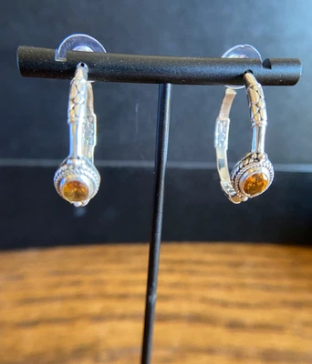 Pendientes Sarda, hechos en Bali, citrino dorado y esterlina, J-Hoop - piedra de nacimiento de noviembre Foto 1 de 4