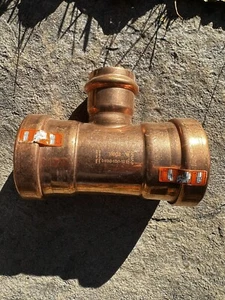2-1/2" x 2-1/2" x 1-1/2" Viega Propress Copper Tee - Picture 1 of 4
