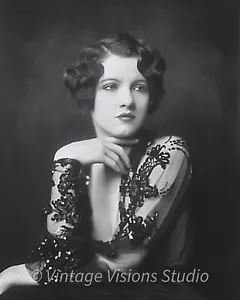 Flapper Girl - Ziegfeld Follies 8X10 PUBLICITY PHOTO Vintage 1920s glamour - Picture 1 of 1