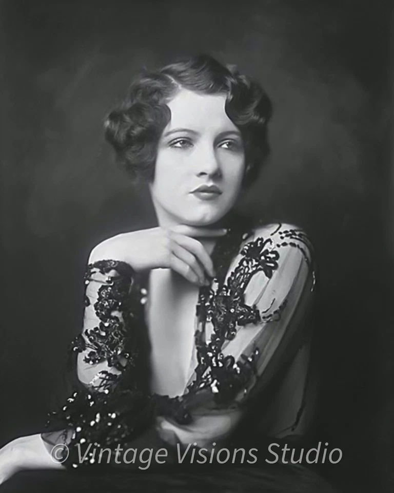 Flapper Girl - Ziegfeld Follies 8X10 PUBLICITY PHOTO Vintage 1920s glamour - Image 1 of 1