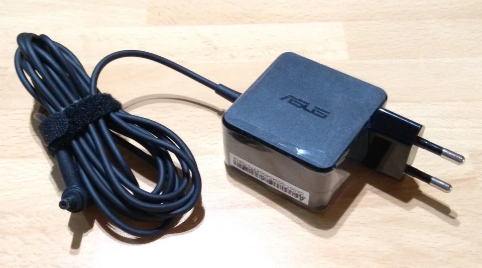 Caricabatterie ORIGINALE alimentatore per Asus R541NA series - 33W 19V 1.75A - Immagine 1 di 1