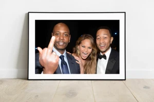 Dave Chapelle-John Legend-Celebrity Shooting Middle Finger-Flipping Bird-924 - Picture 1 of 4