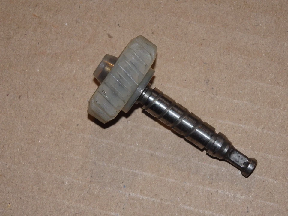 FORD SPEEDOMETER WHITE DRIVE GEAR CORTINA LOTUS ELAN ESCORT MEXICO 1600E CAPRI - image 1 of 1