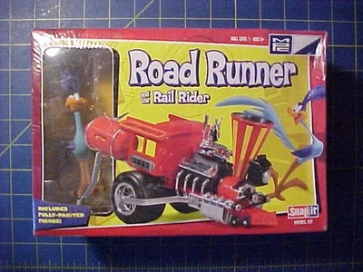 MPC SNAP IT MODEL KIT ROAD RUNNER & RAIL RIDER WITH 4.5" TALL VINYL FIGURE  NISP - Image 1 of 4