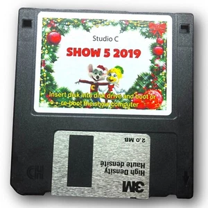 🌟❄️RARO 2019 Chuck E Cheese Christmas Show 5 Studio C Disquete🌟❄️ - Imagen 1 de 3