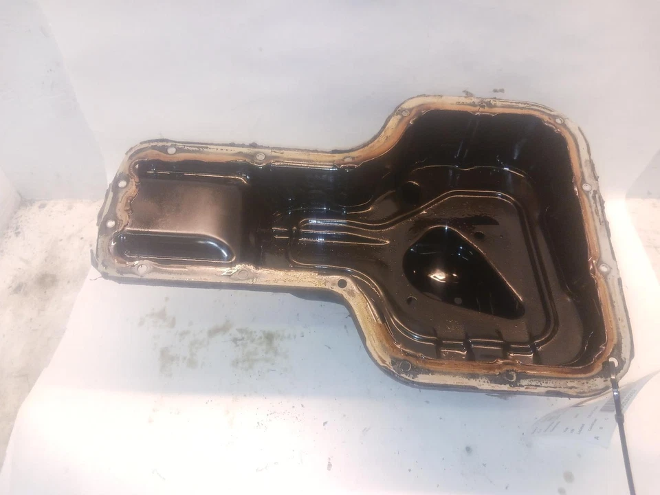 '98-'08 TOYOTA COROLLA Oil Pan OEM 6 Month Warranty! - Image 1 of 3