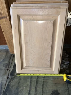 厨房橱柜门带合叶凸起面板枫木 4 — 第 1/4 张图片