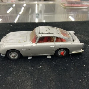 Vintage Corgi Toys James Bond Aston Martin DB5 - Picture 1 of 7